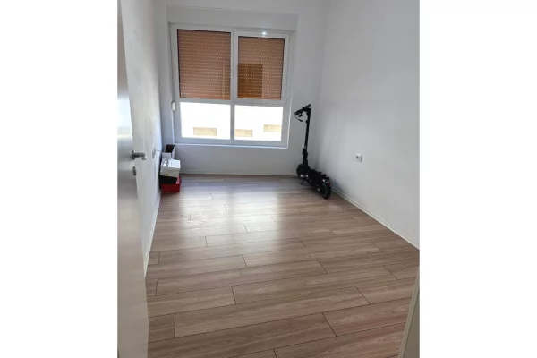 Shtepi ne shitje Apartament ne Tirane, 2+1, Mobilimi E mobiluar, Pagesa 130,000  Euro.