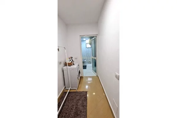 Shtepi me qera Apartament ne Tirane, 2+1, Mobilimi Bosh, pa mobiluar, Pagesa 800  Euro.