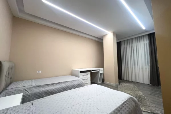 Shtepi me qera Apartament ne Tirane, 3+1, Mobilimi E mobiluar, Pagesa 800  Euro.