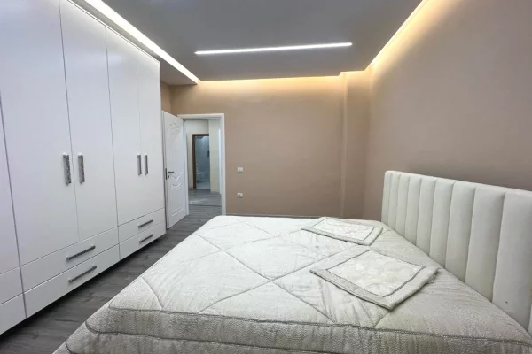 Shtepi me qera Apartament ne Tirane, 3+1, Mobilimi E mobiluar, Pagesa 800  Euro.