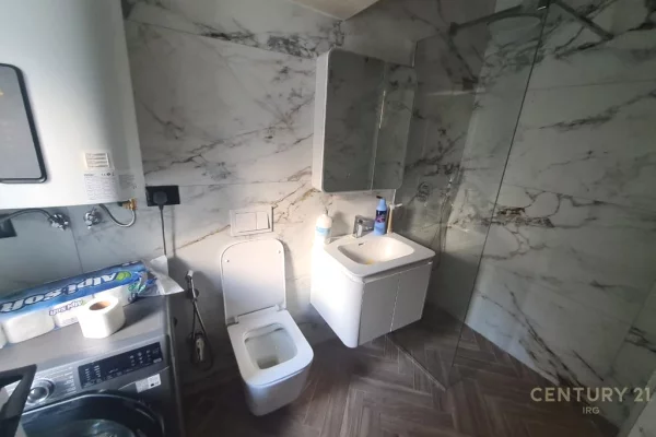 Shtepi me qera Apartament ne Tirane, Garsoniere, Mobilimi E mobiluar, Pagesa 400  Euro.