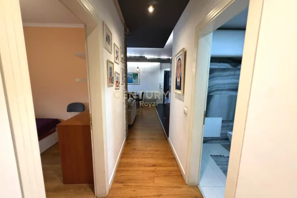 Appartamento in vendita a Tirana 3+1, Arredato