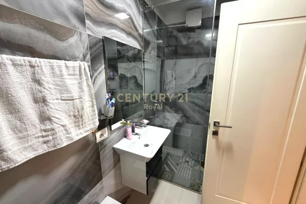 Appartamento in vendita a Tirana 3+1, Arredato