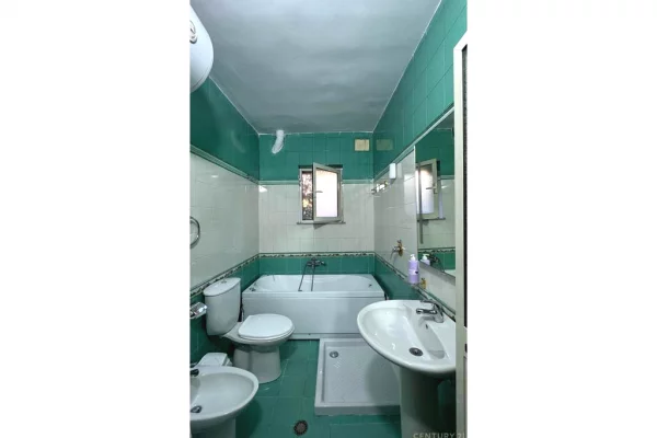 Shtepi me qera Apartament ne Tirane, 2+1, Mobilimi E mobiluar, Pagesa 650  Euro.