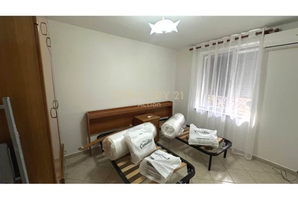 Shtepi me qera Apartament ne Tirane, 2+1, Mobilimi E mobiluar, Pagesa 700  Euro.