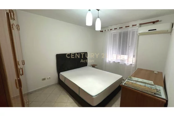 Shtepi me qera Apartament ne Tirane, 2+1, Mobilimi E mobiluar, Pagesa 700  Euro.