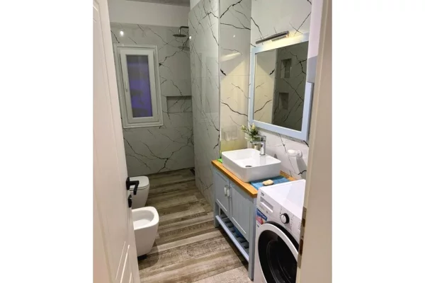 Shtepi me qera Apartament ne Tirane, 2+1, Mobilimi E mobiluar, Pagesa 850  Euro.