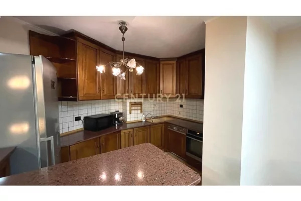 Shtepi me qera Apartament ne Tirane, 2+1, Mobilimi E mobiluar, Pagesa 2,000  Euro.