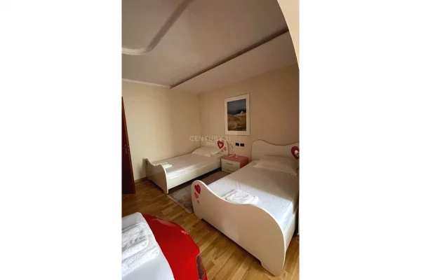Shtepi me qera Apartament ne Tirane, 2+1, Mobilimi E mobiluar, Pagesa 2,000  Euro.