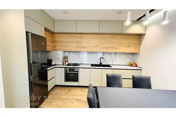 Appartamento in vendita a Tirana 1+1, Arredato