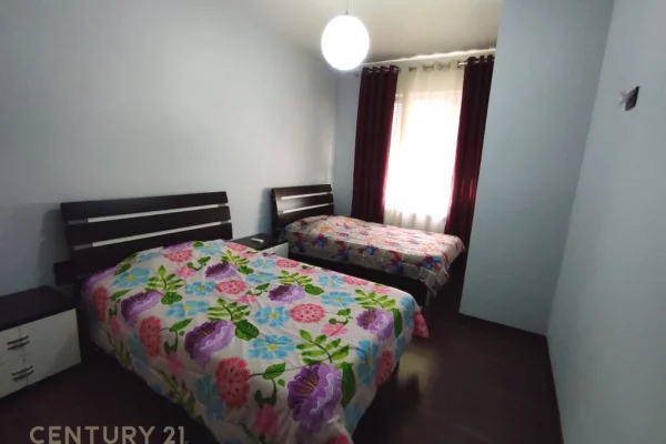 Shtepi me qera Apartament ne Tirane, 2+1, Mobilimi E mobiluar, Pagesa 950  Euro.