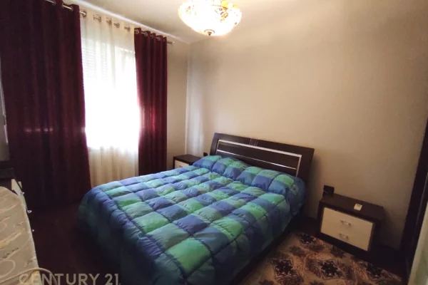 Shtepi me qera Apartament ne Tirane, 2+1, Mobilimi E mobiluar, Pagesa 950  Euro.