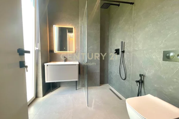 Shtepi me qera Vila Luksoze ne Tirane, 4+1, Mobilimi E mobiluar, Pagesa 4,000  Euro.