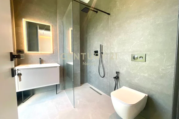 Shtepi me qera Vila Luksoze ne Tirane, 4+1, Mobilimi E mobiluar, Pagesa 4,000  Euro.