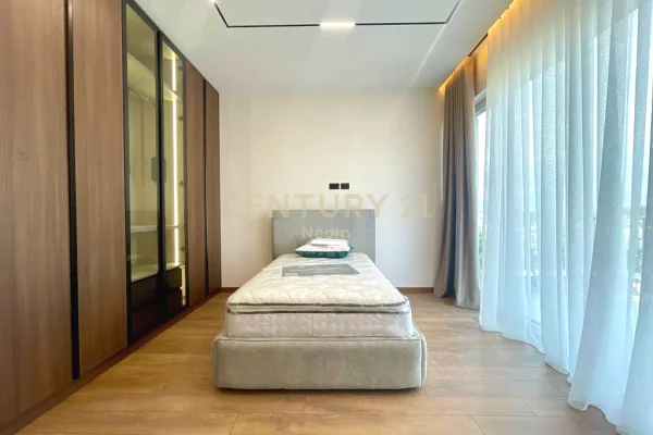 Shtepi me qera Vila Luksoze ne Tirane, 4+1, Mobilimi E mobiluar, Pagesa 4,000  Euro.