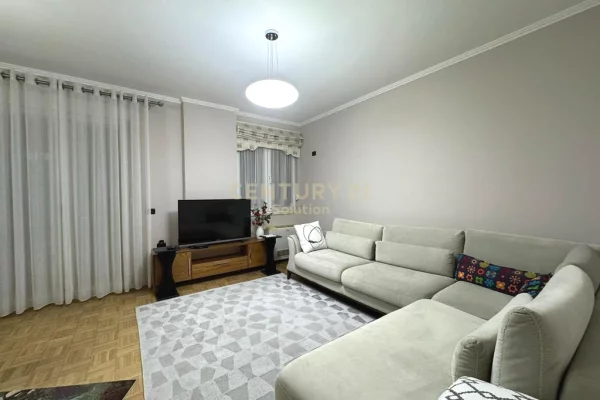 Shtepi me qera Apartament ne Tirane, 2+1, Mobilimi E mobiluar, Pagesa 1,000  Euro.