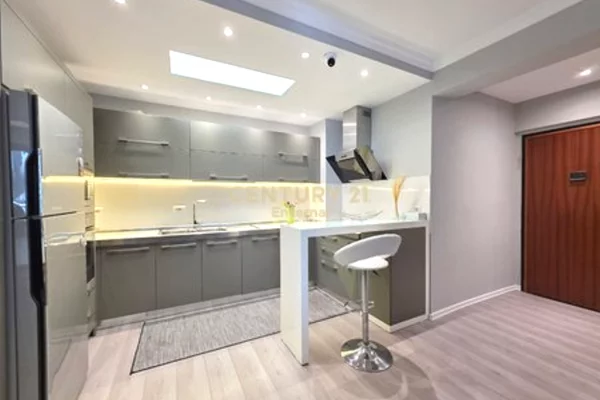 Shtepi me qera Apartament ne Tirane, 2+1, Mobilimi E mobiluar, Pagesa 1,500  Euro.