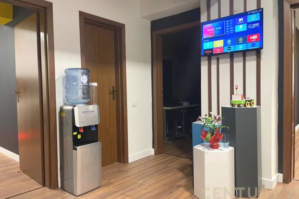 Shtepi me qera Apartament ne Tirane, 3+1, Mobilimi Bosh, pa mobiluar, Pagesa 1,100  Euro.