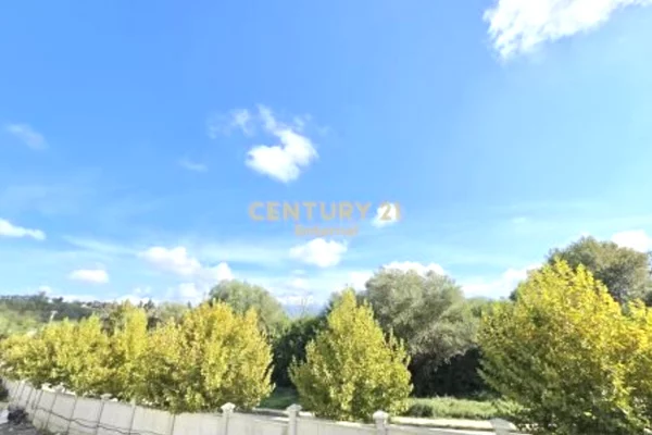 Villa di lusso in vendita a Tirana 6+1, Vuoto