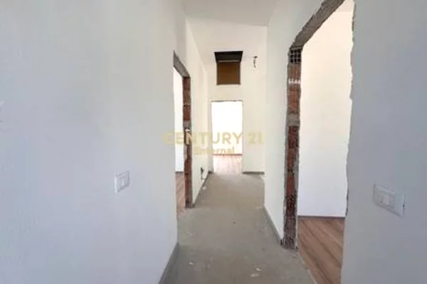 Villa di lusso in vendita a Tirana 6+1, Vuoto