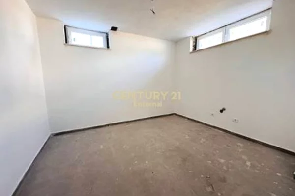 Villa di lusso in vendita a Tirana 6+1, Vuoto