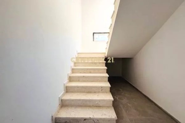 Villa di lusso in vendita a Tirana 6+1, Vuoto