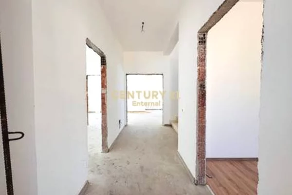 Villa di lusso in vendita a Tirana 6+1, Vuoto