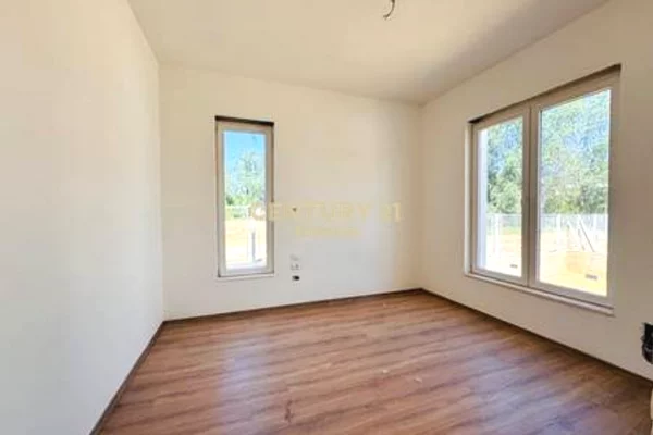 Villa di lusso in vendita a Tirana 6+1, Vuoto