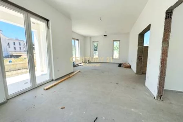 Villa di lusso in vendita a Tirana 6+1, Vuoto