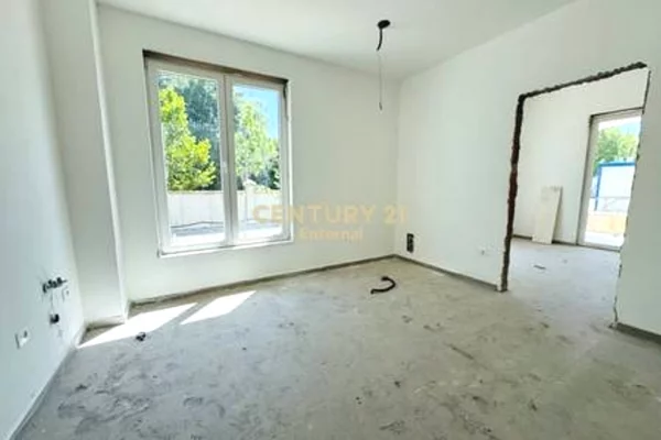 Villa di lusso in vendita a Tirana 6+1, Vuoto