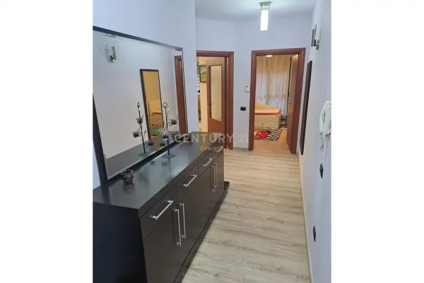 Shtepi me qera Apartament ne Tirane, 2+1, Mobilimi E mobiluar, Pagesa 650  Euro.