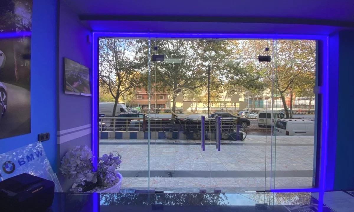 EXCLUSIVE ! LAPRAKE BUZE RRUGES KRYESORE SHESIM NJESI BIZNESI