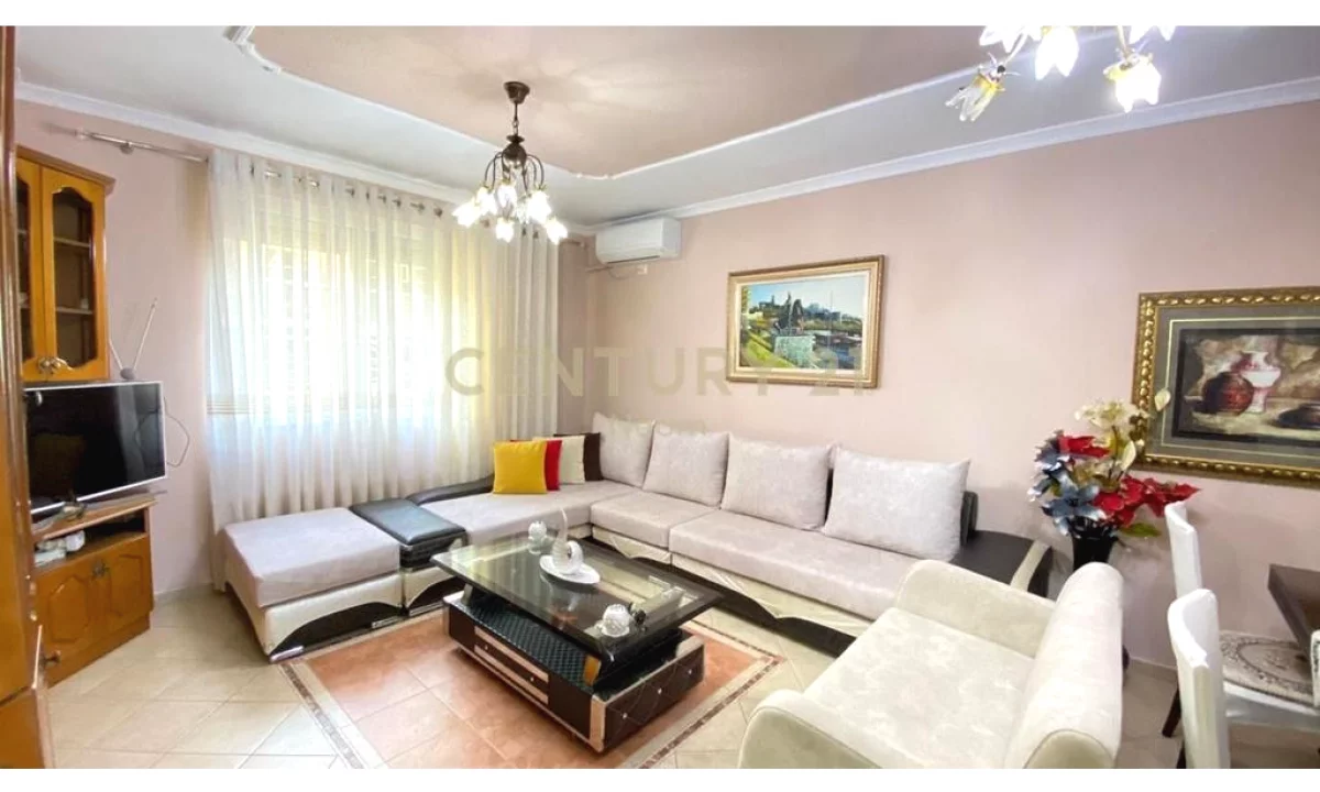 Shtepi me qera Apartament ne Tirane, 2+1, Mobilimi E mobiluar, Pagesa 750  Euro.