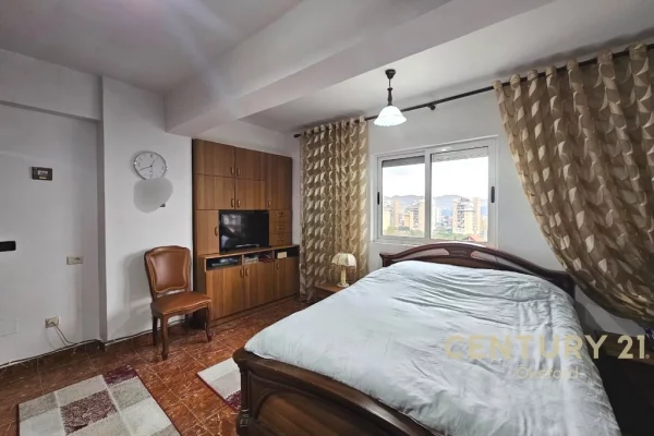 Appartamento in vendita a Tirana 2+1, Arredato