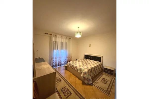 Shtepi me qera Apartament ne Tirane, 2+1, Mobilimi E mobiluar, Pagesa 700  Euro.