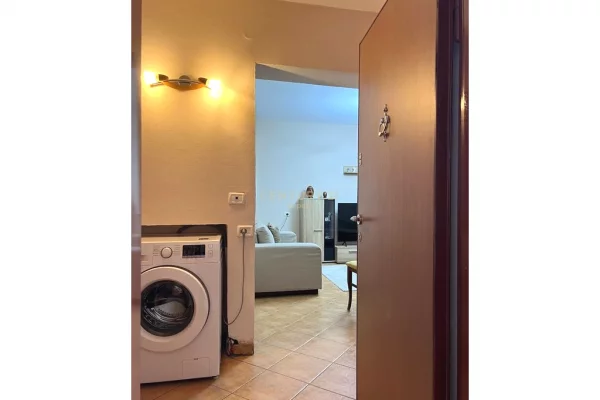 Shtepi me qera Apartament ne Tirane, 2+1, Mobilimi E mobiluar, Pagesa 700  Euro.