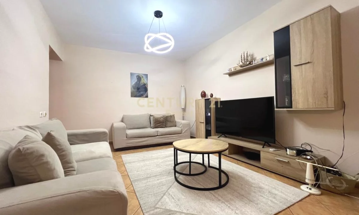 Shtepi me qera Apartament ne Tirane, 2+1, Mobilimi E mobiluar, Pagesa 700  Euro.