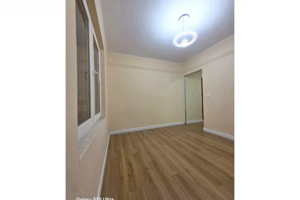 Appartamento in vendita a Tirana 2+1, Vuoto