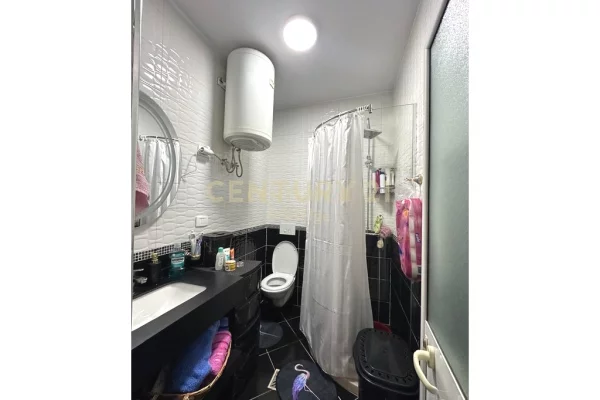 Appartamento in vendita a Tirana 2+1, Arredato