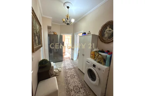 Appartamento in vendita a Tirana 2+1, Arredato