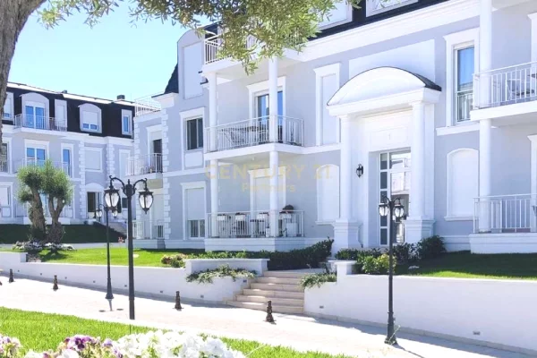 Shtepi me qera Vila Luksoze ne Tirane, 2+1, Mobilimi E mobiluar, Pagesa 2,000  Euro.