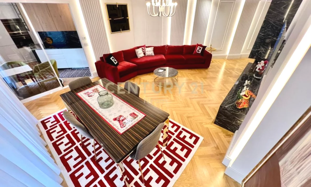 Appartamento in vendita a Tirana 2+1, Arredato