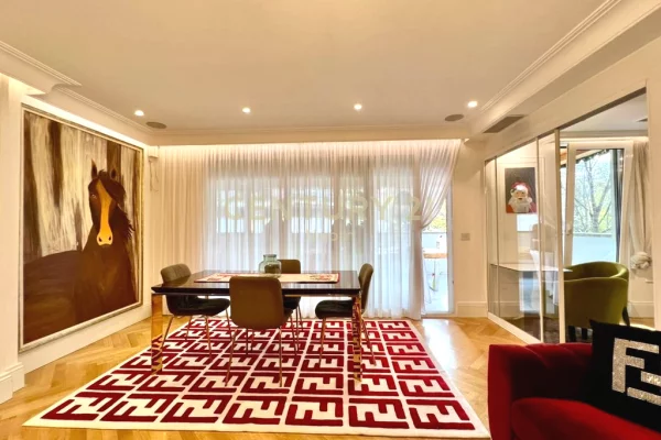 Appartamento in vendita a Tirana 2+1, Arredato