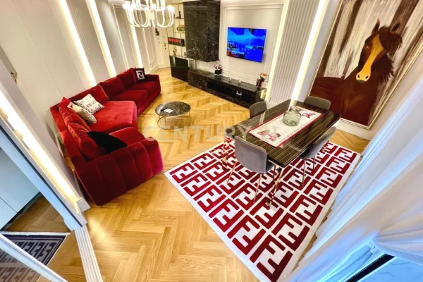 Appartamento in vendita a Tirana 2+1, Arredato