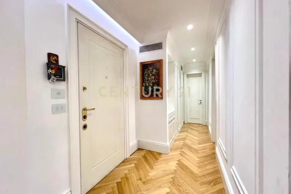 Appartamento in vendita a Tirana 2+1, Arredato