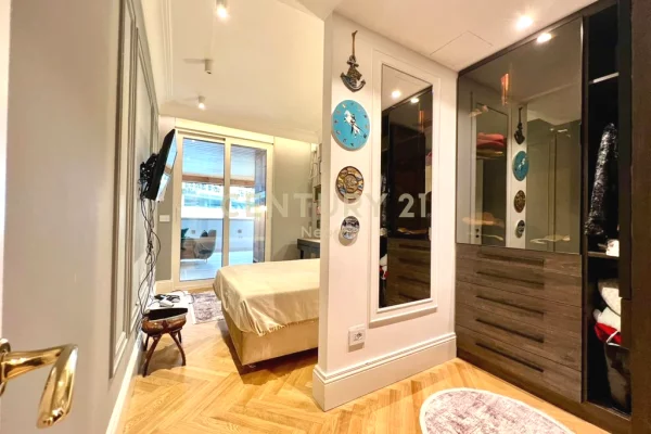 Appartamento in vendita a Tirana 2+1, Arredato