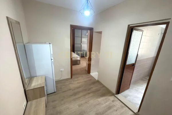 Shtepi me qera Apartament ne Tirane, 2+1, Mobilimi E mobiluar, Pagesa 550  Euro.