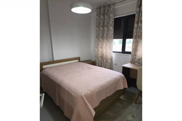 Shtepi me qera Apartament ne Tirane, 2+1, Mobilimi E mobiluar, Pagesa 700  Euro.