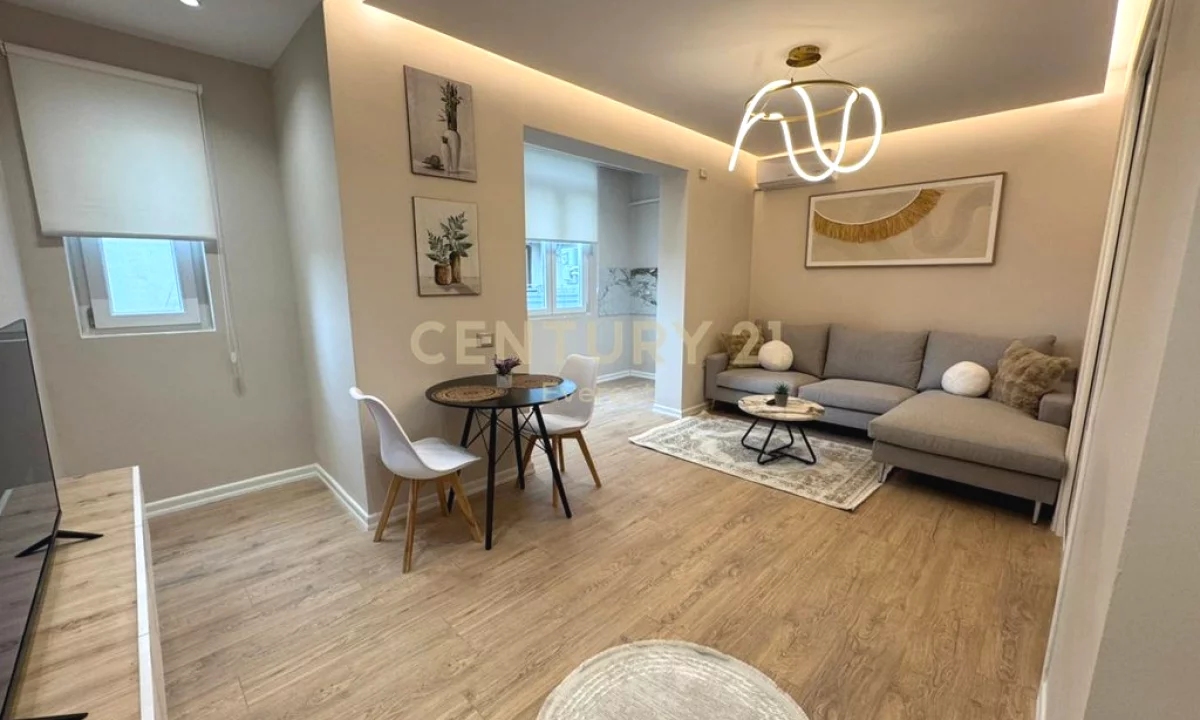 Shtepi ne shitje Apartament ne Tirane, 1+1, Mobilimi E mobiluar, Pagesa 235,000  Euro.