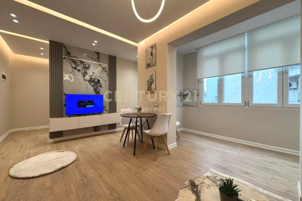 Shtepi ne shitje Apartament ne Tirane, 1+1, Mobilimi E mobiluar, Pagesa 235,000  Euro.